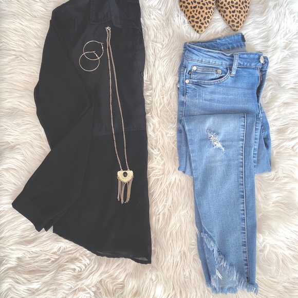 Judy Blue- Blue Jeans - Picture 2 of 3